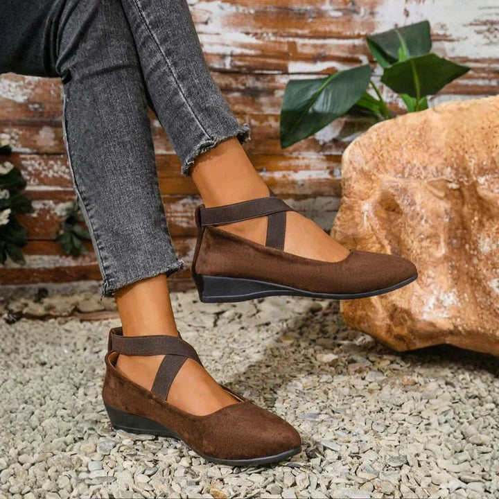 Julia™ | Elegant Pumps with Comfortable Heel