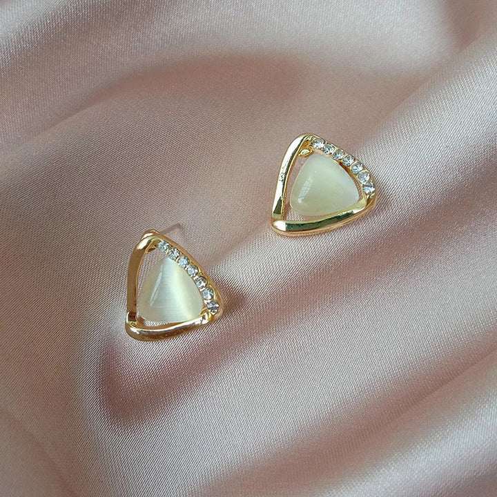 Boucles d'oreilles Sophistiquées Triangulaires avec Opale et Cristaux