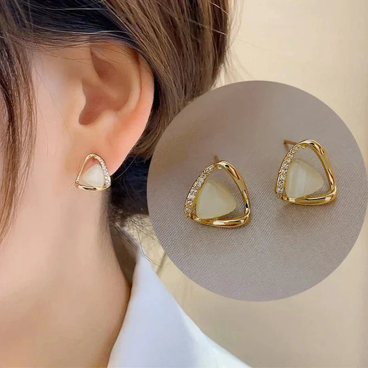Boucles d'oreilles Sophistiquées Triangulaires avec Opale et Cristaux