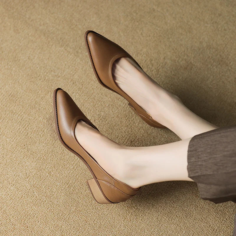 Maya™ | Timeless Mid-Heeled Pumps