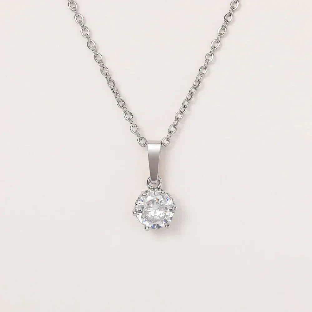 Collier Classique avec Pendentif en Zirconia